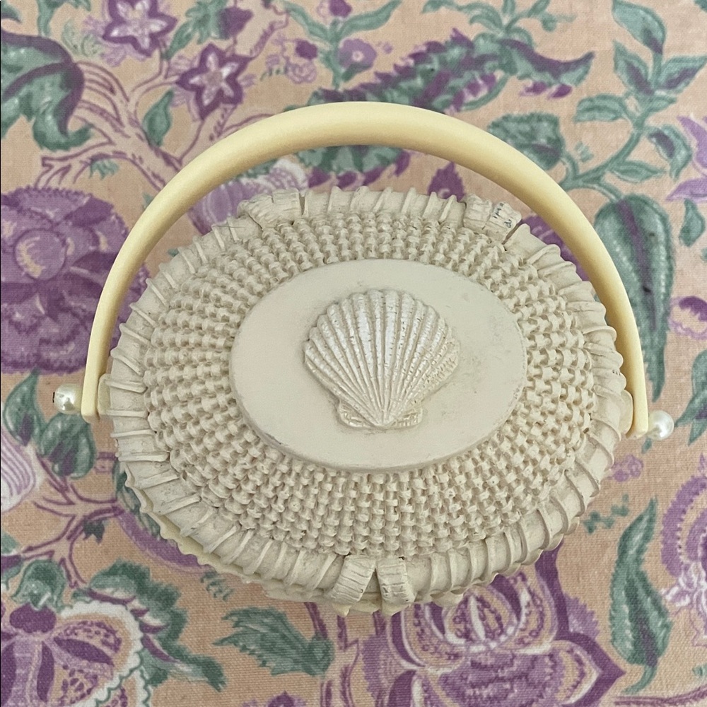 Chic Ivory Woven Basket with Handle - Picture 3 of 9